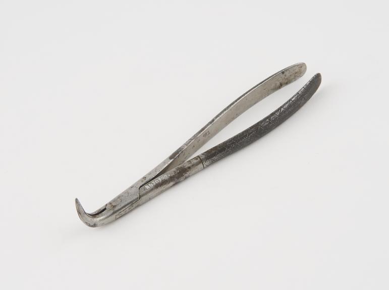 Dental forceps, for lower roots, steel, probably English