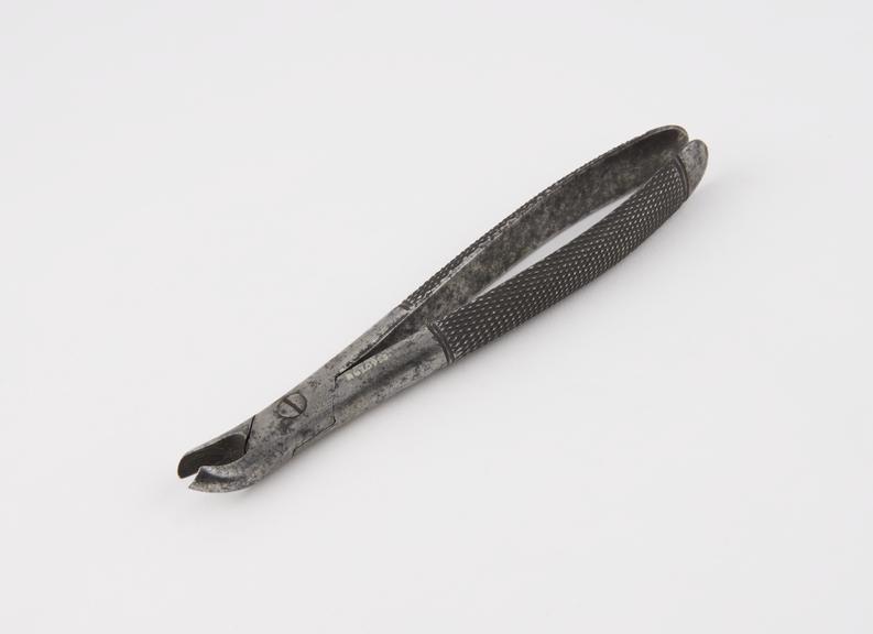 Dental forceps, for lower wisdoms, steel, by Charles Baker