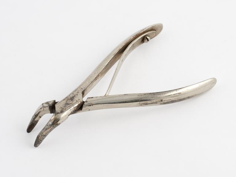 Dental forceps, for lower right roots, spring handle