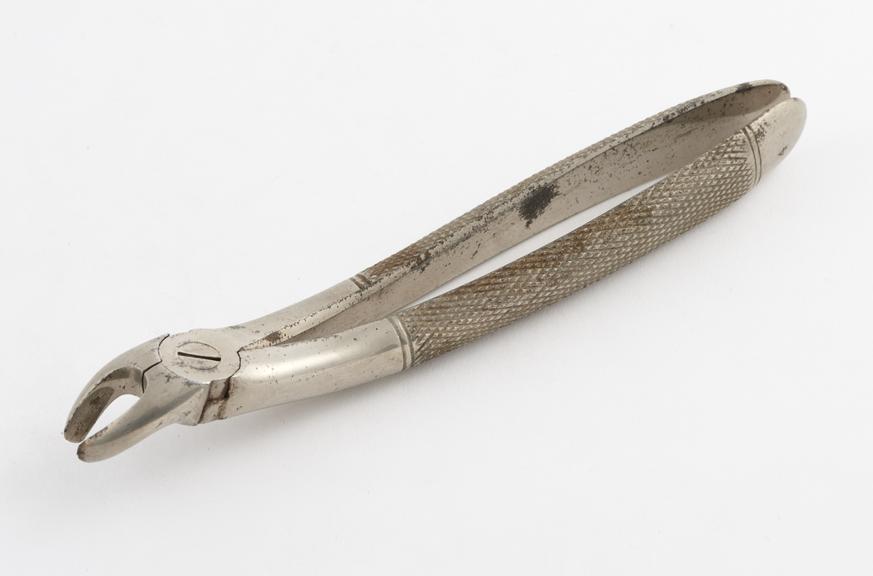 Dental forceps, no.4, for upper wisdoms, nickel plated steel