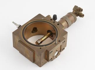 Target chamber for microfocal x-ray unit
