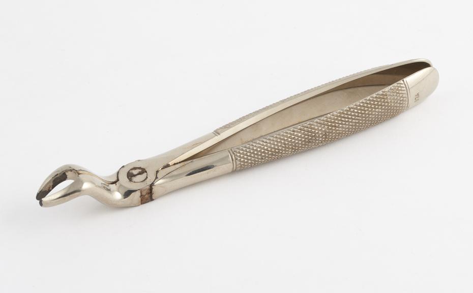 Dental forceps, No.67A, for upper molars and wisdoms