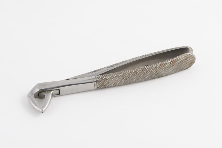 Dental forceps, no.137, Grey's, for lower roots