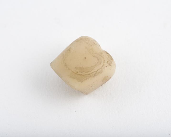 False tooth, posterior porcelain tube, English, 1840-1880