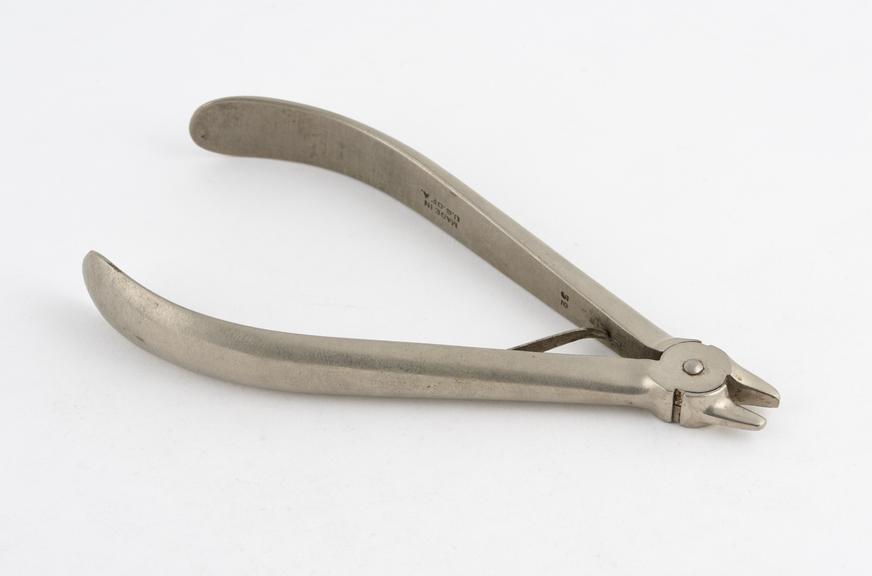 Peeso contouring pliers, No.130, nickel plated steel, by the S