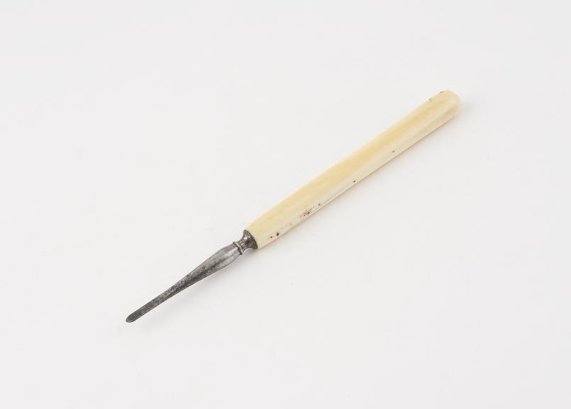 Dental descaler, steel with ivory handle, English, 1820-1870