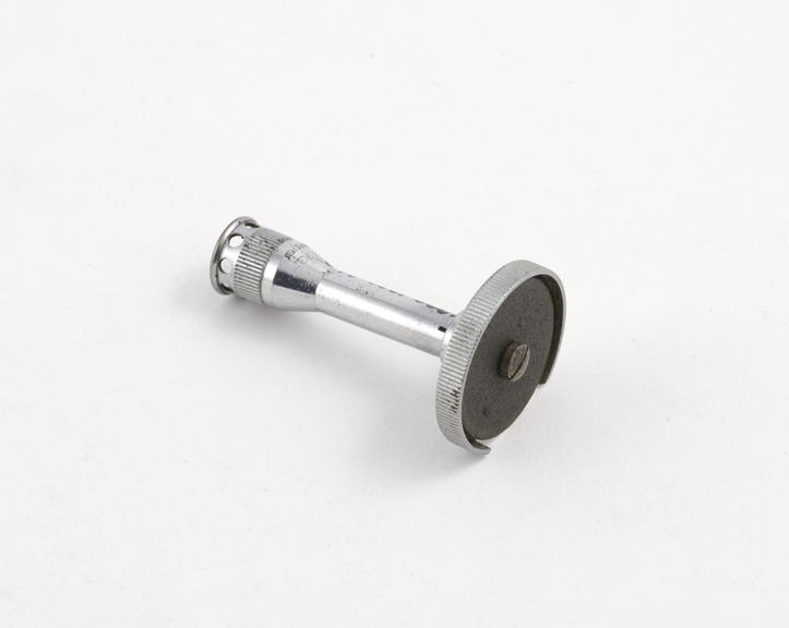 Straight disc shield, with mandrel, chrome plated brass