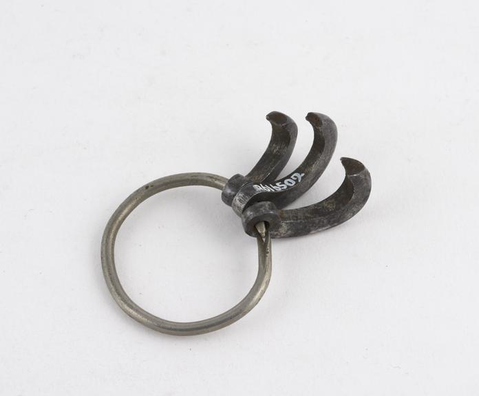 3 dental key claws on ring, steel, probably European, 1810-1870