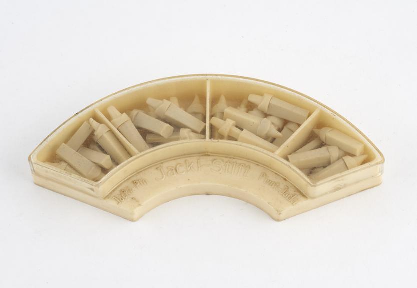 Selection of pivot jacks, in plastic display case, German