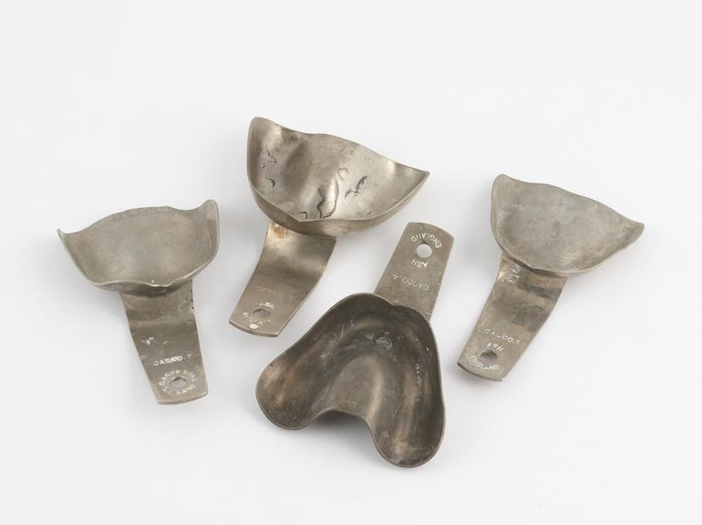 4 upper edentulous impression trays