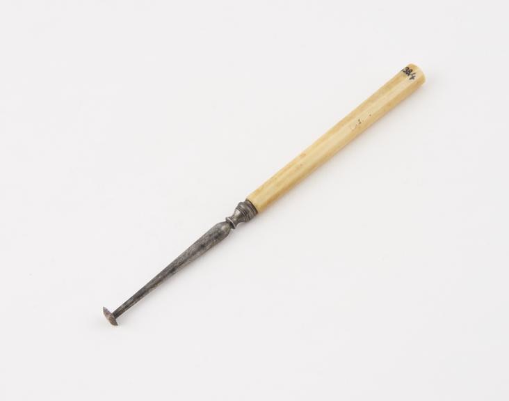 Dental descaler, steel with ivory handle, English, 1801-1860