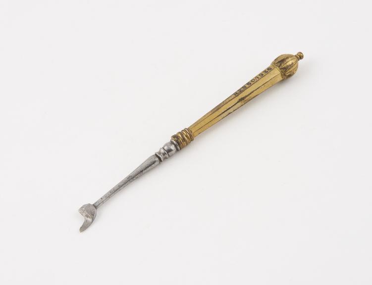 Dental scaler, steel with gilt brass handle, Italian, 1701-1820