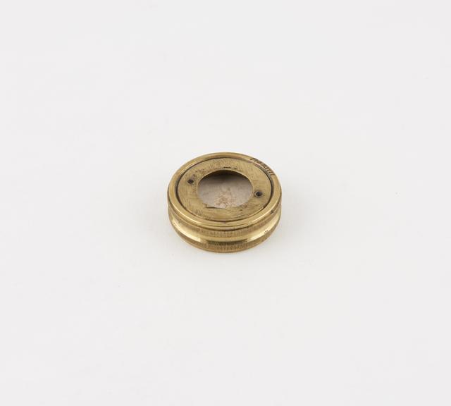 Extra-oral dental x-ray film holder with intensifying screen(?9