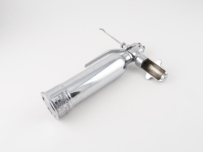 Hygienator' sparklets type dental water spray