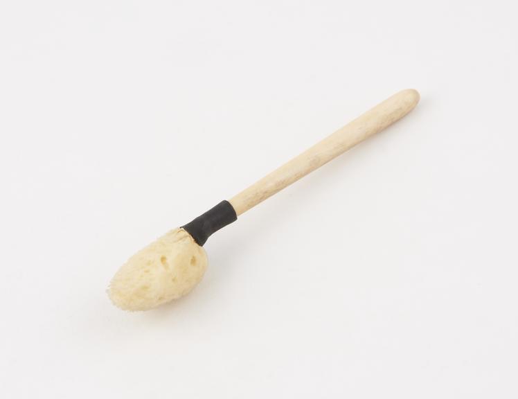 Tooth sponge, bone handle, 1865-1900