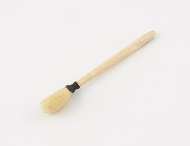 Tooth sponge, bone handle, 1865-1900