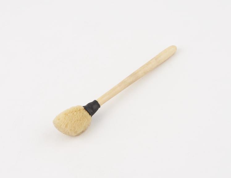 Tooth sponge, bone handle, 1865-1900