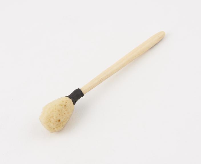 Tooth sponge, bone handle, 1865-1900