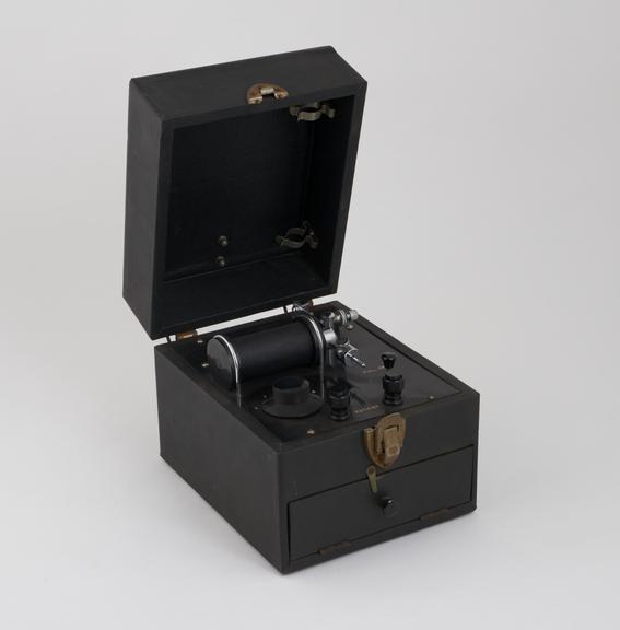 Electrotherapeutic apparatus, unsigned, Europe, 1920-1965