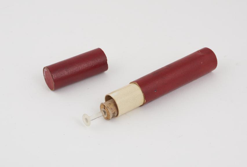 Glass wound syringe, in case, piston-action