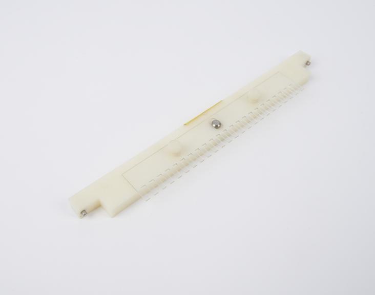 Comb, white, for electrophoresis, from Model 362 Gene Scanner