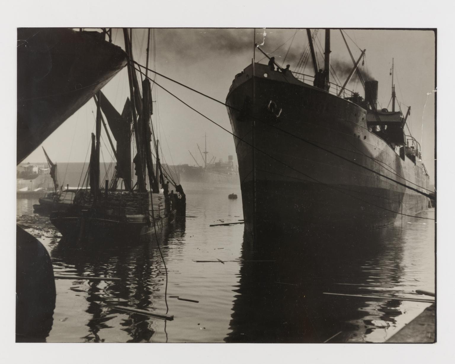 Timber Point Ship Swedish timber ships at Surrey Commercial Dock | Science Museum Group ...