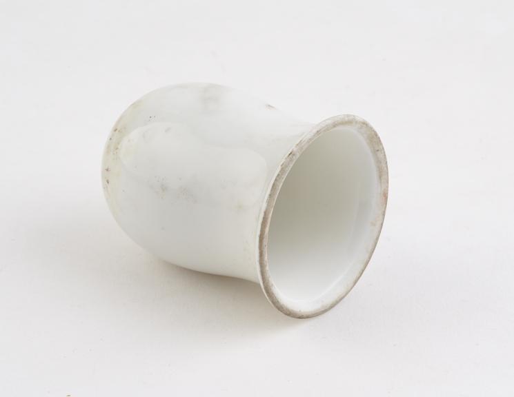 Porcelain crucible, made by Royal Porcelain Factory, Berlin