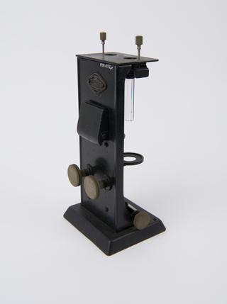 Klett colorimeter made by Hellige, c.1930