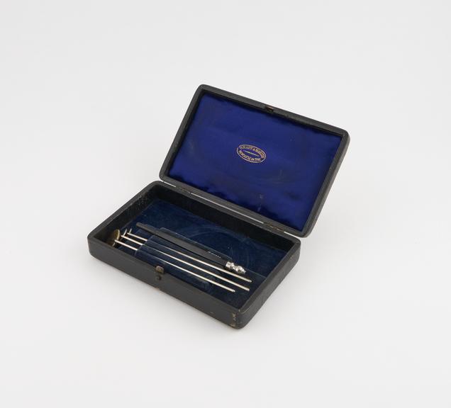 Lennox Browne's laryngoscope with mirrors