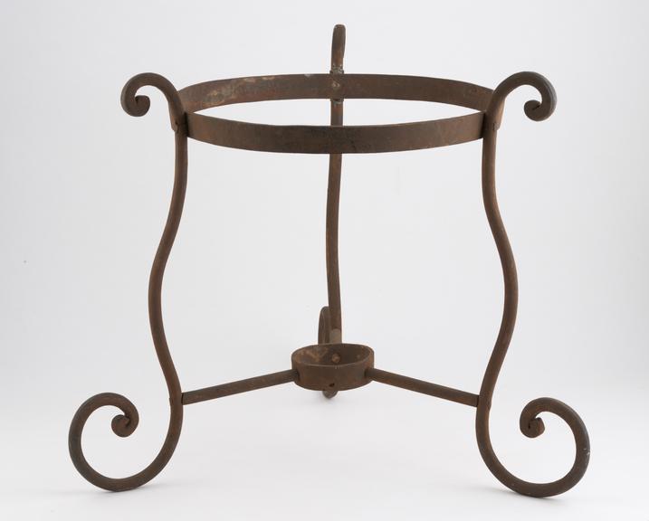 Iron tripod, possibly English, 1601-1950