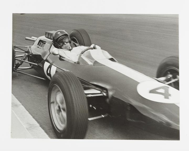 Jim Clark, Oulton Gold Cup Race