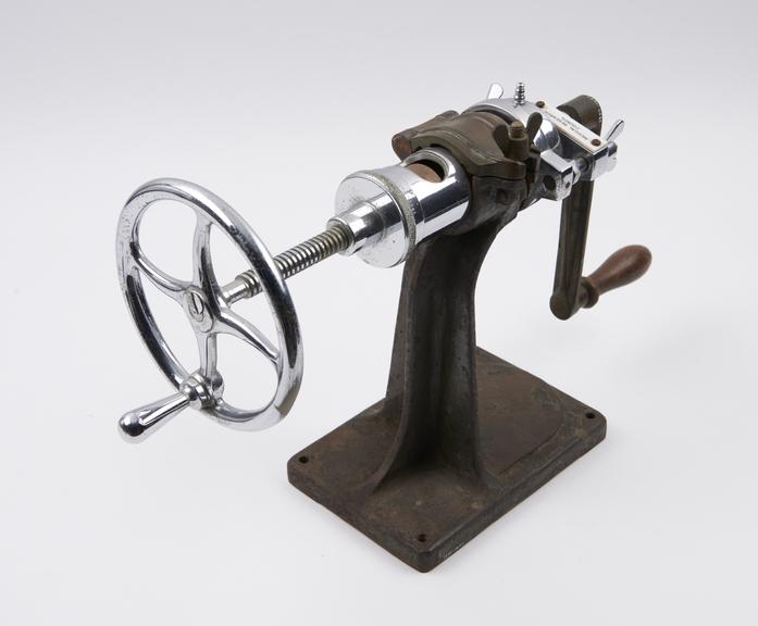 Latapie mincer, for tissue preparation, by Establissement Jouan