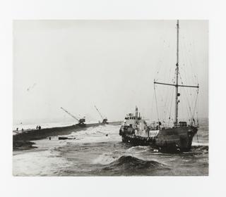 Radio Caroline run aground at Frinton