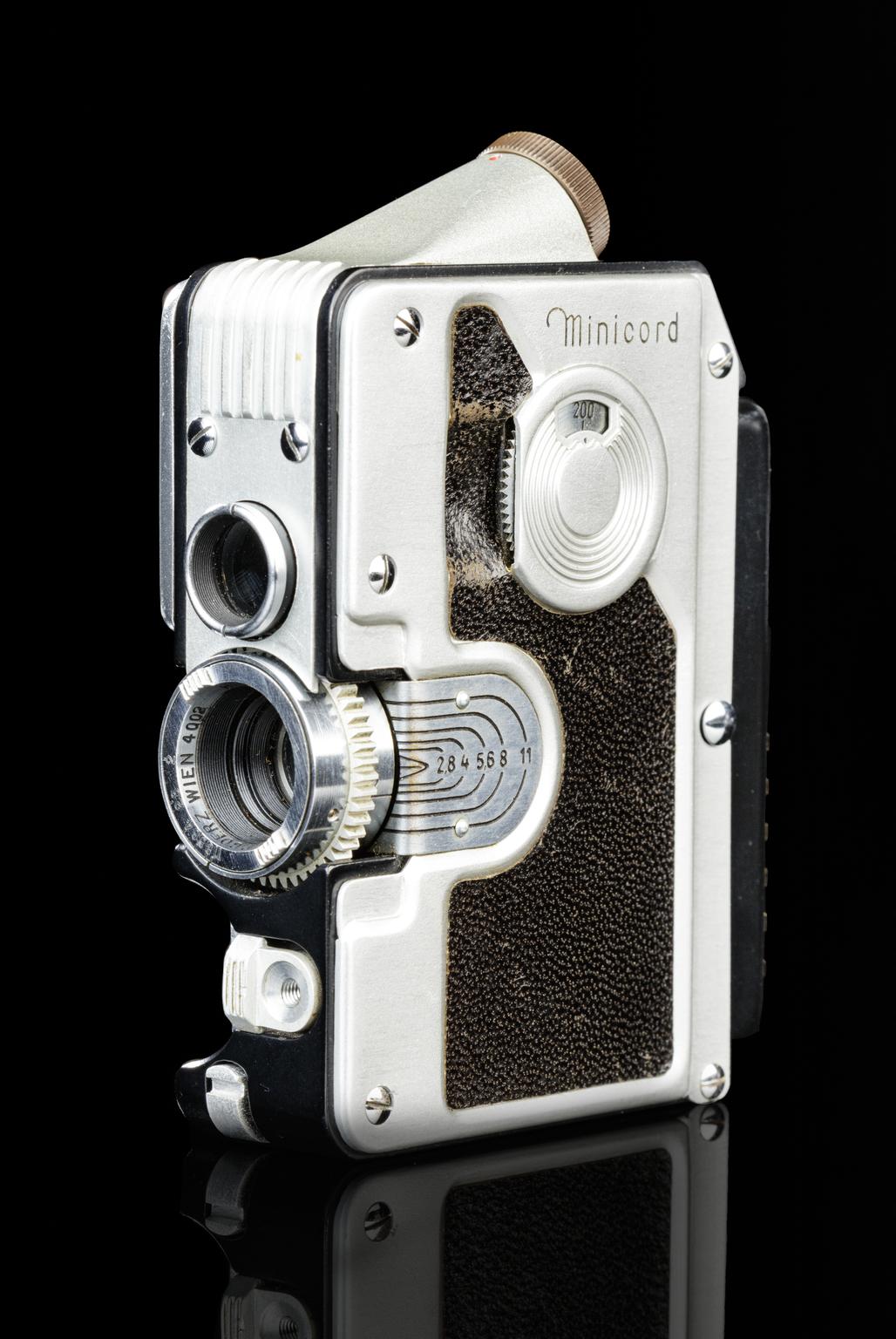 8 CP Goerz Minicord « or » - Musée de l'appareil photographique de Paris