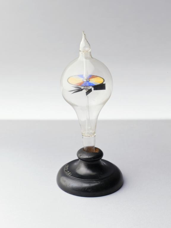 Radiometer with eight vanes on circular disc. 1800-1899