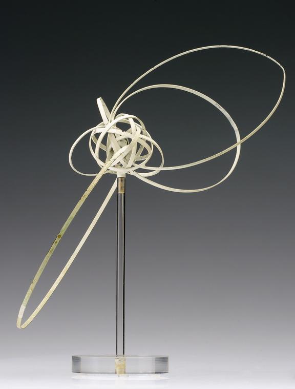 Model of magnesium atom