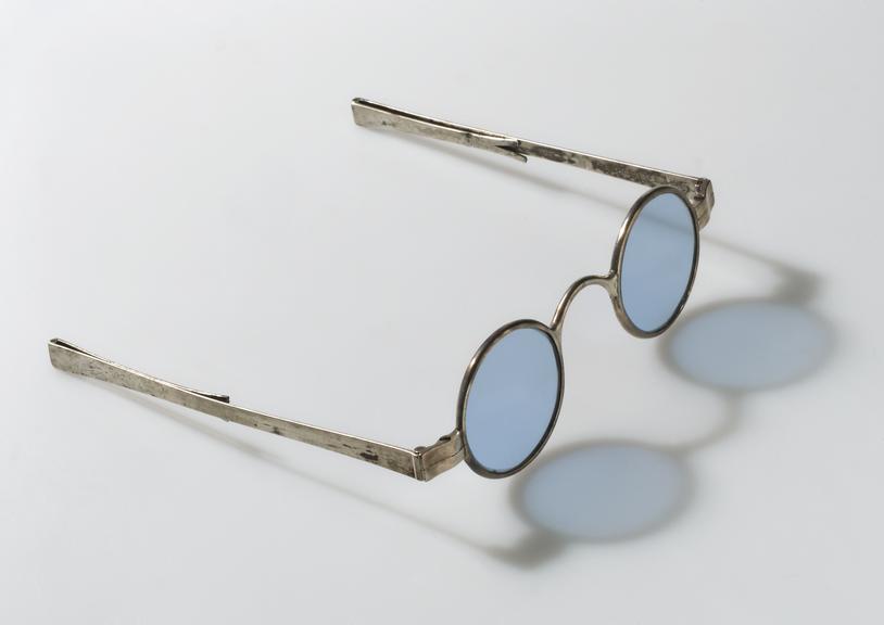 Transverse folding spectacles, silver, unmarked