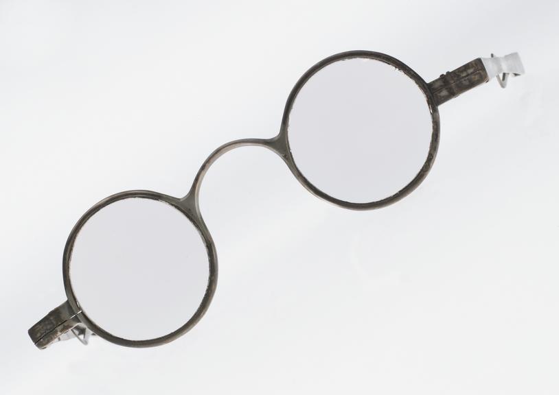 Transverse folding spectacles, silver, hallmarked London 1798