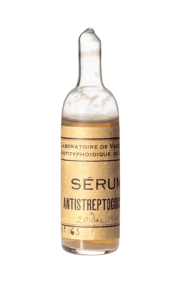 Ampoules, 2, of streptococcus serum