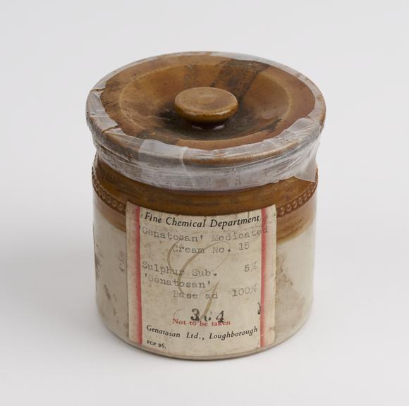 Stoneware dispensing pot with lid for Genatosan cream no. 15