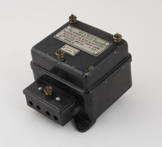 rectifying unit for adapting to AC