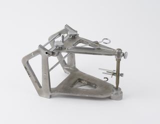 "Freeplane" plain line articulator