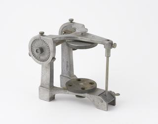 Average condylar guidance dental articulator