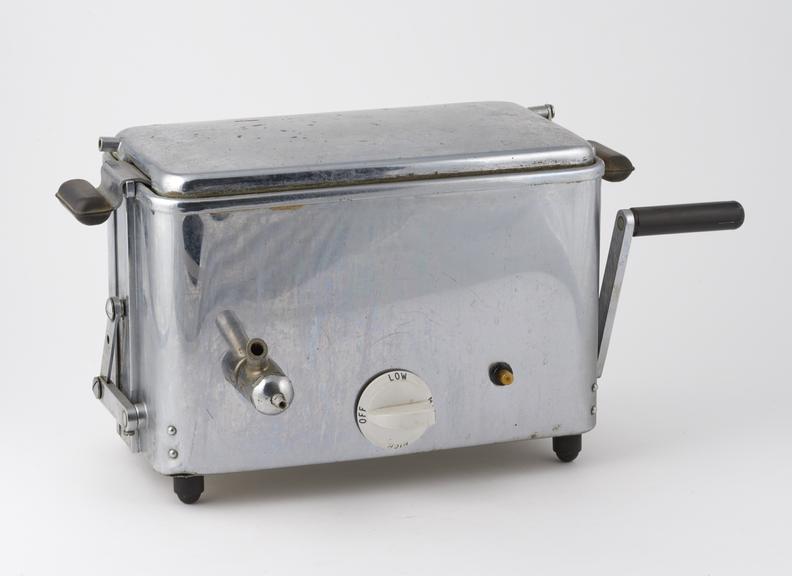 Hot water sterilizer, for dental use, the \"Surqual