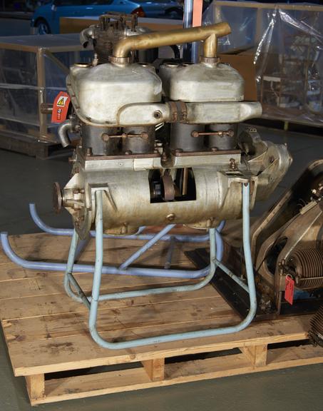 "Vivinus" 4 Cylinder Water Cooled Aero Engine