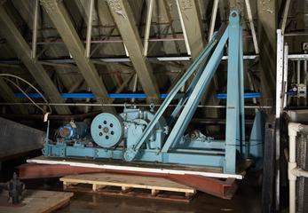 Motor, Gearbox, and Horsehead on Walking Beam for Oil Pumping Unit