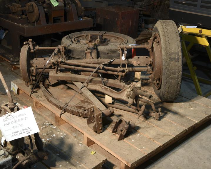 International 2-ton Lorry Front Axle and Rear Axle