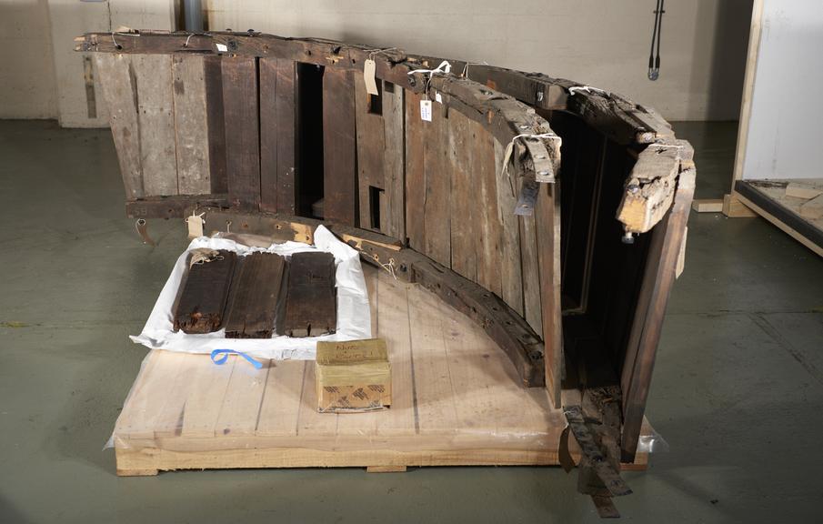 Collar from Wooden Horse Gin