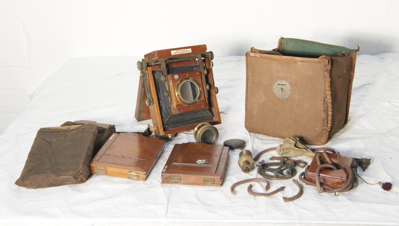 Instant Camera Machine Museum Instantograph Camera with Dark Slides | Science Museum Group Collection