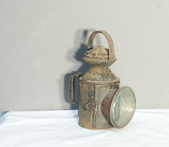 Handlamp, GNR, 3-Aspect Guard's Handlamp Stamped "GNR 9928"